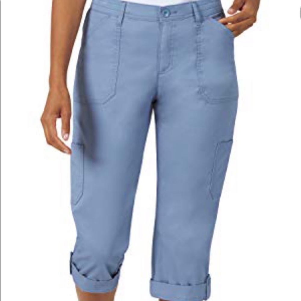 SOLD-Lee Women’s Flex-To-Go Capri pants.